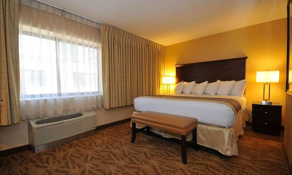 Kahler Inn And Suites Rochester Room photo