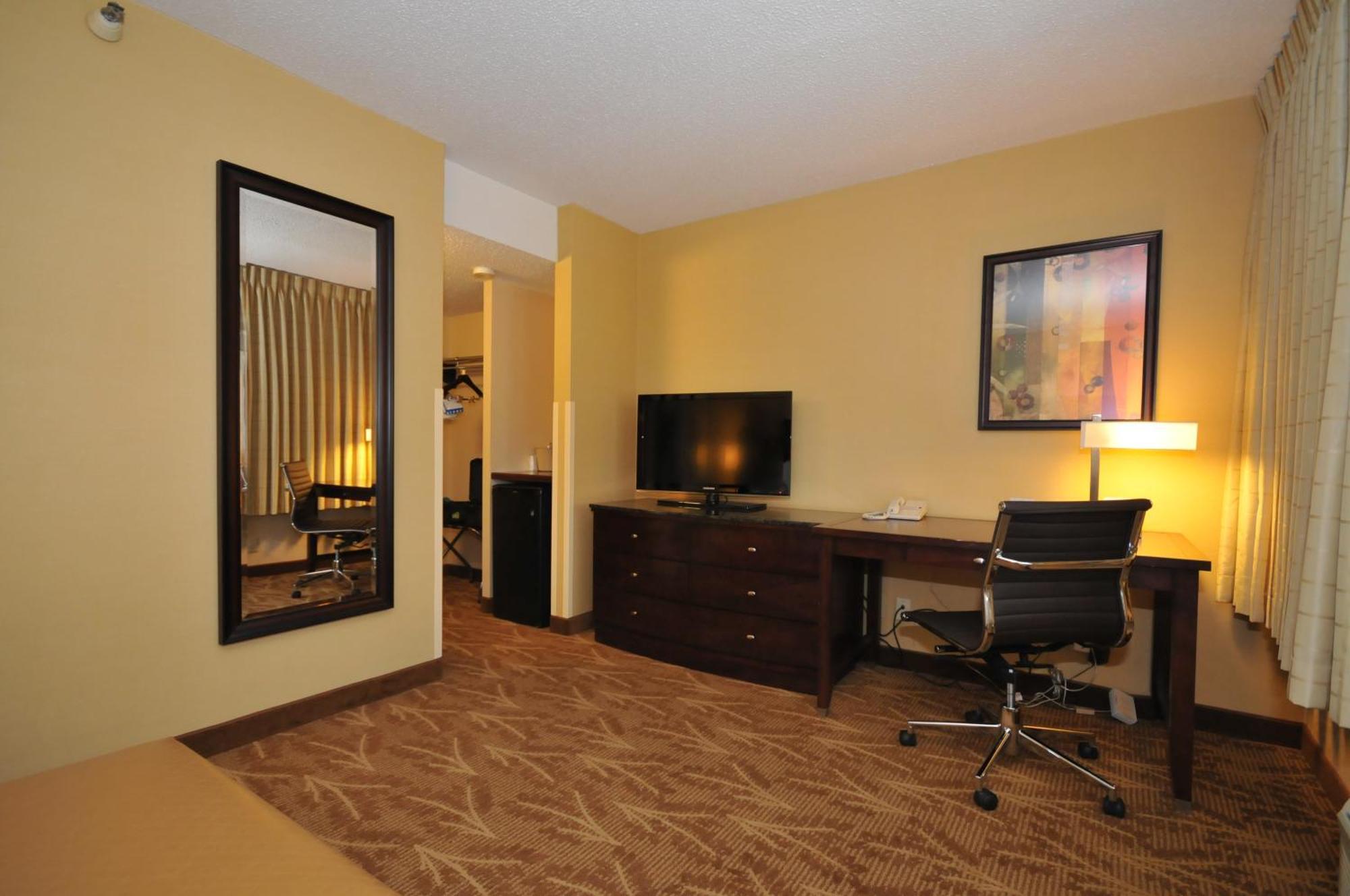 Kahler Inn And Suites Rochester Room photo